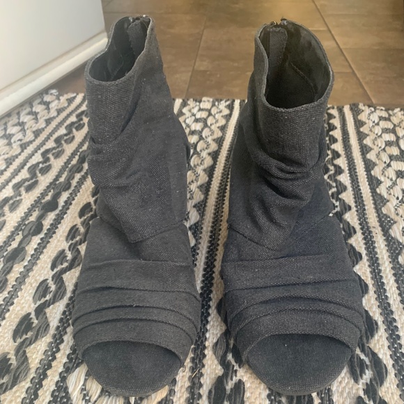 American Eagle Open Toe Wedges - Picture 1 of 5